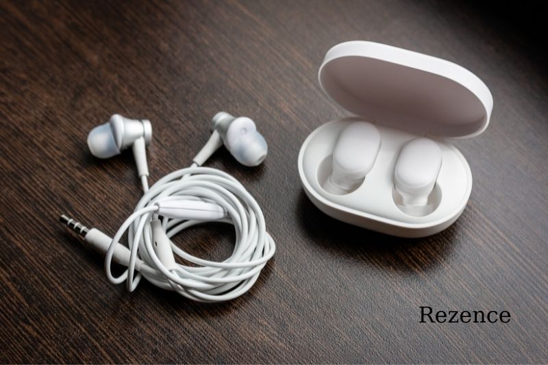 The 5-Step Guide To Pairing Bluetooth Earbuds