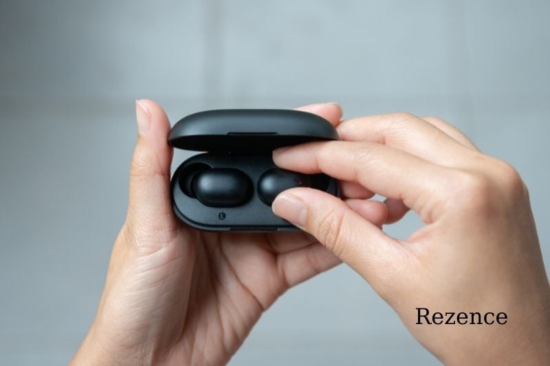 What Are True Wireless EarBuds