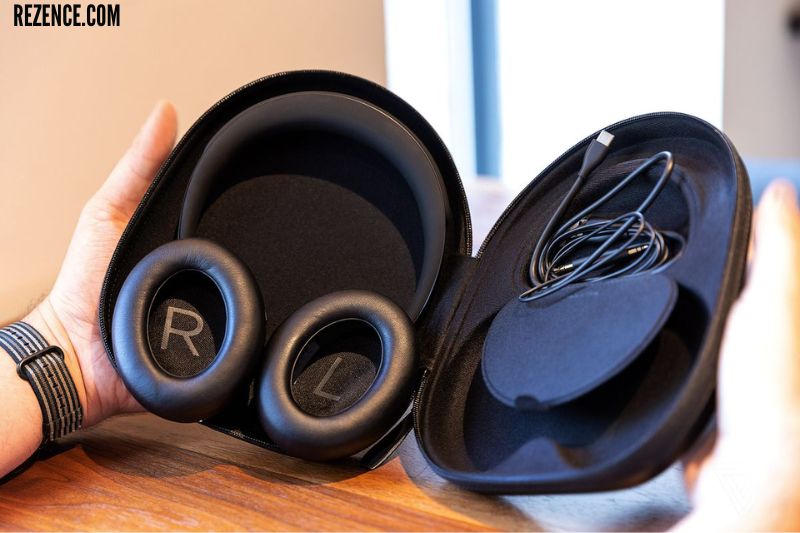 Design- surface headphones 2 vs bose 700