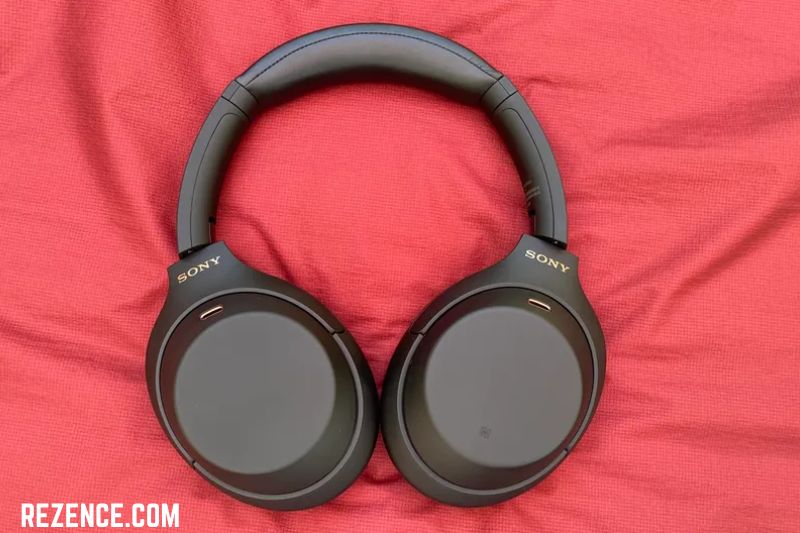 What Are Samsung Headphones?
