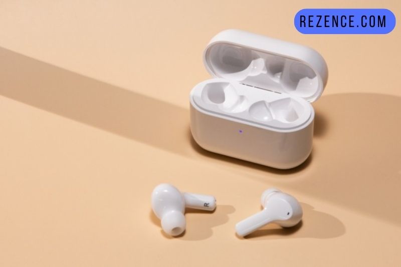 Wireless AirPods on airplane