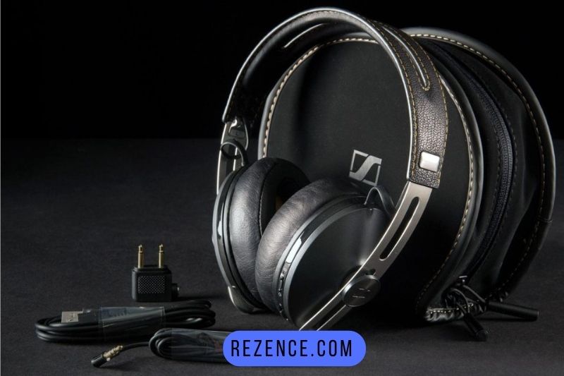Best noise cancelling headphones under $200